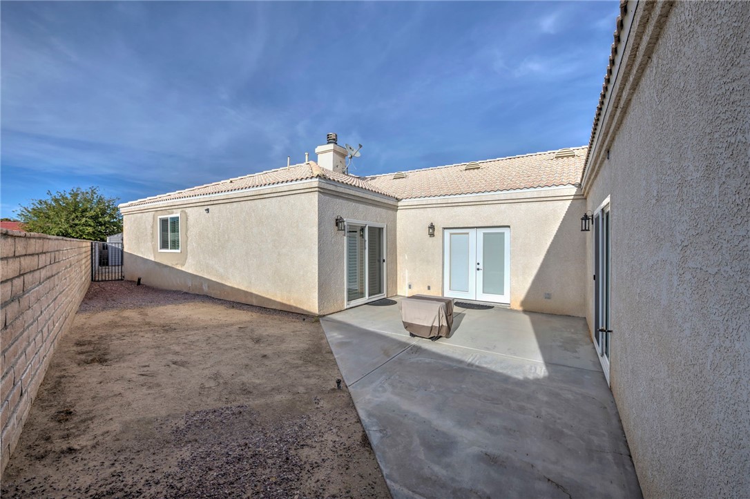 14396 Nautical Lane Helendale, CA 92342 - Photo 35 of 43 a view of a house with backyard