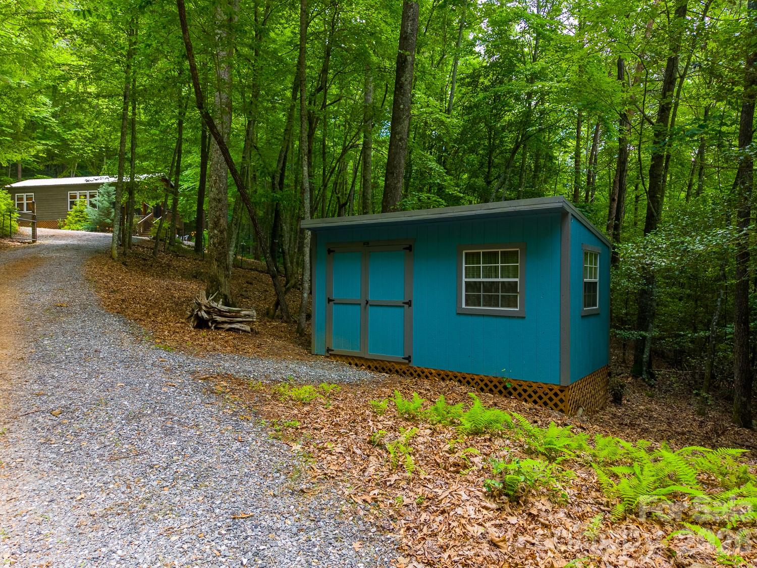 243 Jonquil Wds Road Franklin, NC 28734 - Photo 31 of 48