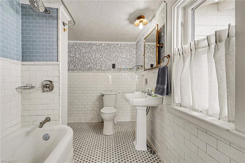 402 East Main Street Boonville, NC 27011 - Photo 30 of 50