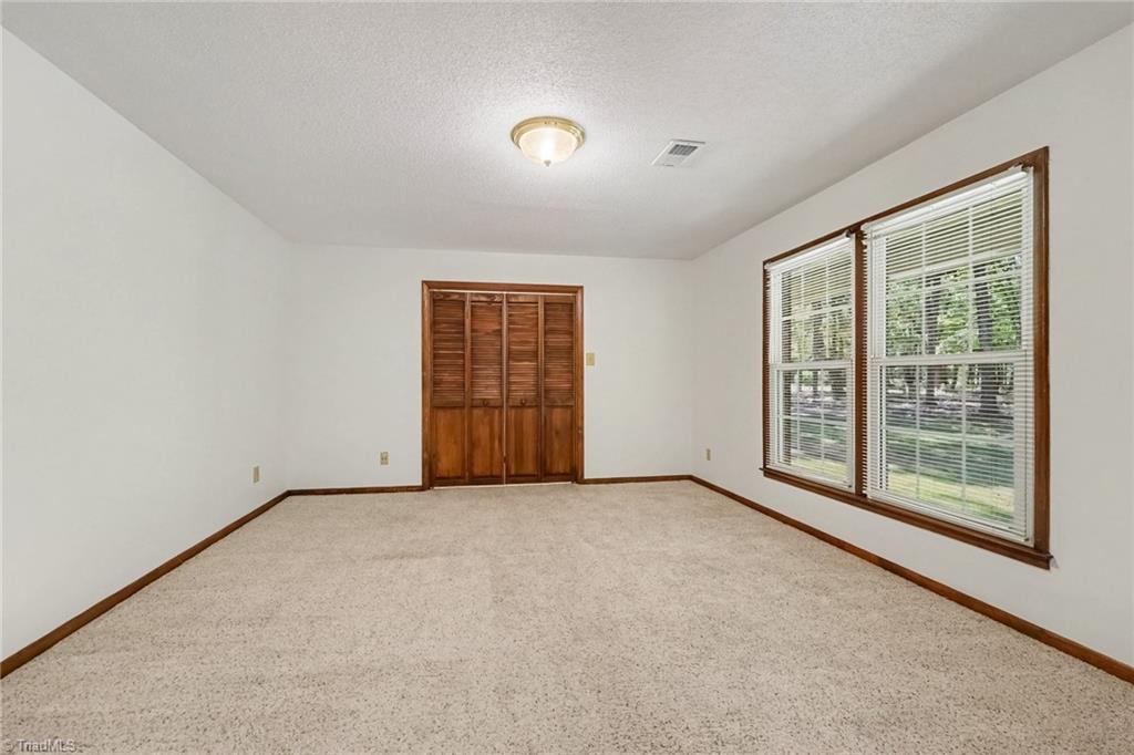 7235 Ledbetter Road Climax, NC 27233 - Photo 14 of 33 dining room/living room