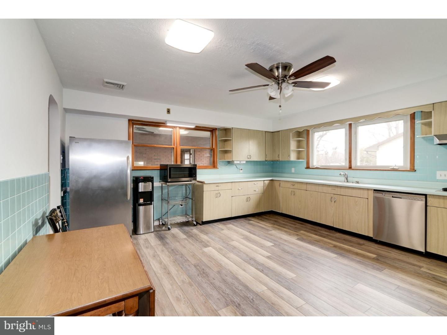310 Harmony Road Gibbstown, NJ 08027 - Photo 5 of 25 Kitchen
