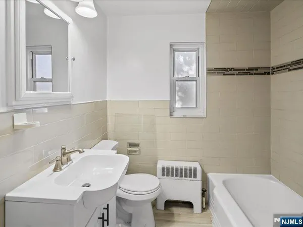 $2,350 | 486 Blanchard Terrace, Unit 78, Hackensack, NJ 07601