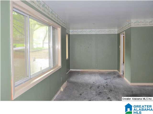437 Burgundy Road Birmingham, AL 35215 - Photo 5 of 32