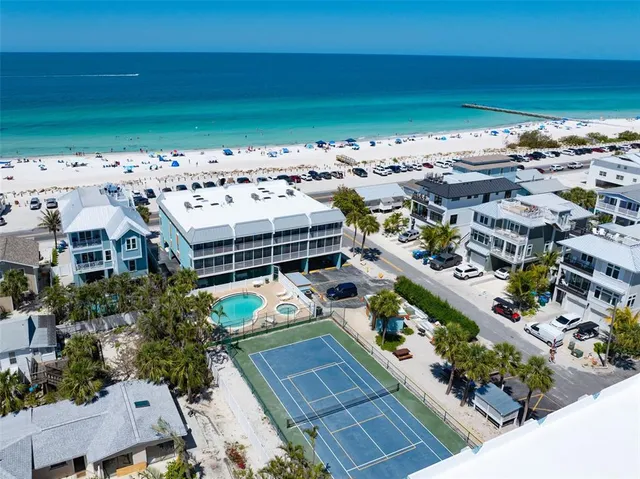 $775,000 | 901 Gulf Drive South, Unit 14, Bradenton Beach, FL 34217