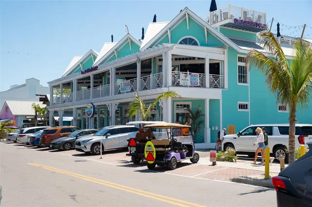 $775,000 | 901 Gulf Drive South, Unit 14, Bradenton Beach, FL 34217