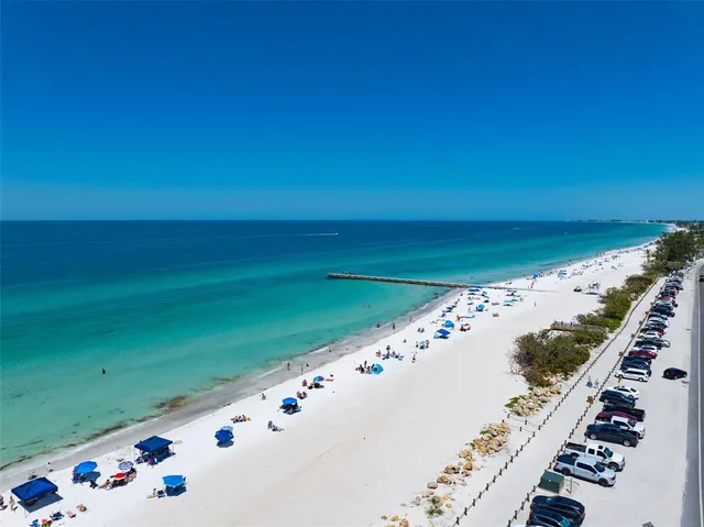 $775,000 | 901 Gulf Drive South, Unit 14, Bradenton Beach, FL 34217