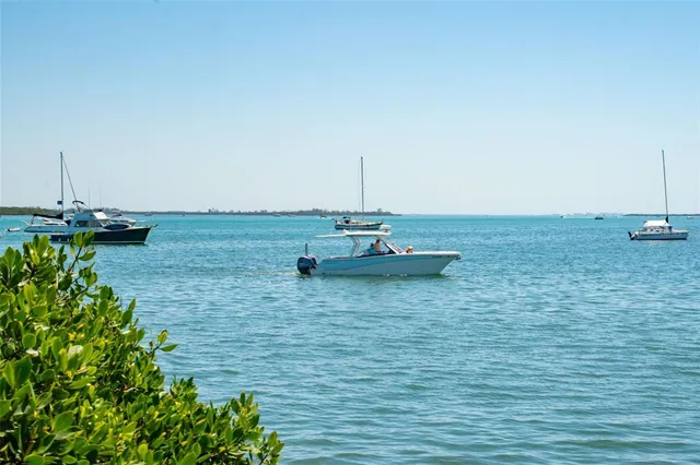 $775,000 | 901 Gulf Drive South, Unit 14, Bradenton Beach, FL 34217