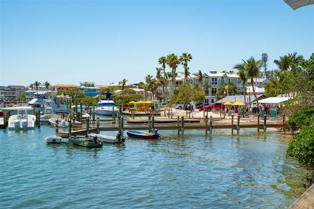 $775,000 | 901 Gulf Drive South, Unit 14, Bradenton Beach, FL 34217