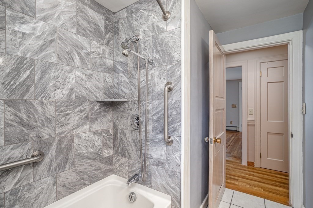 12 Middlesex Avenue Worcester, MA 01604 - Photo 18 of 36