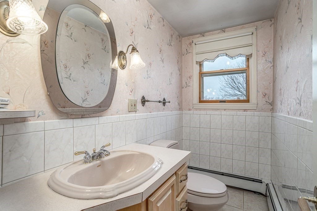 12 Middlesex Avenue Worcester, MA 01604 - Photo 29 of 36