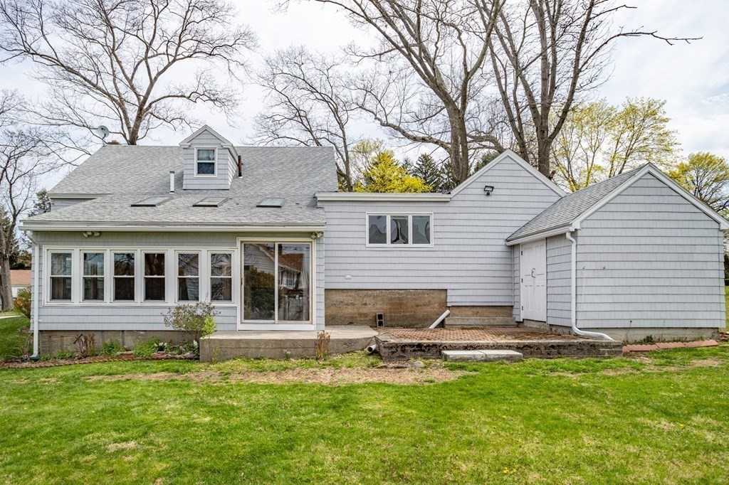 12 Middlesex Avenue Worcester, MA 01604 - Photo 32 of 36