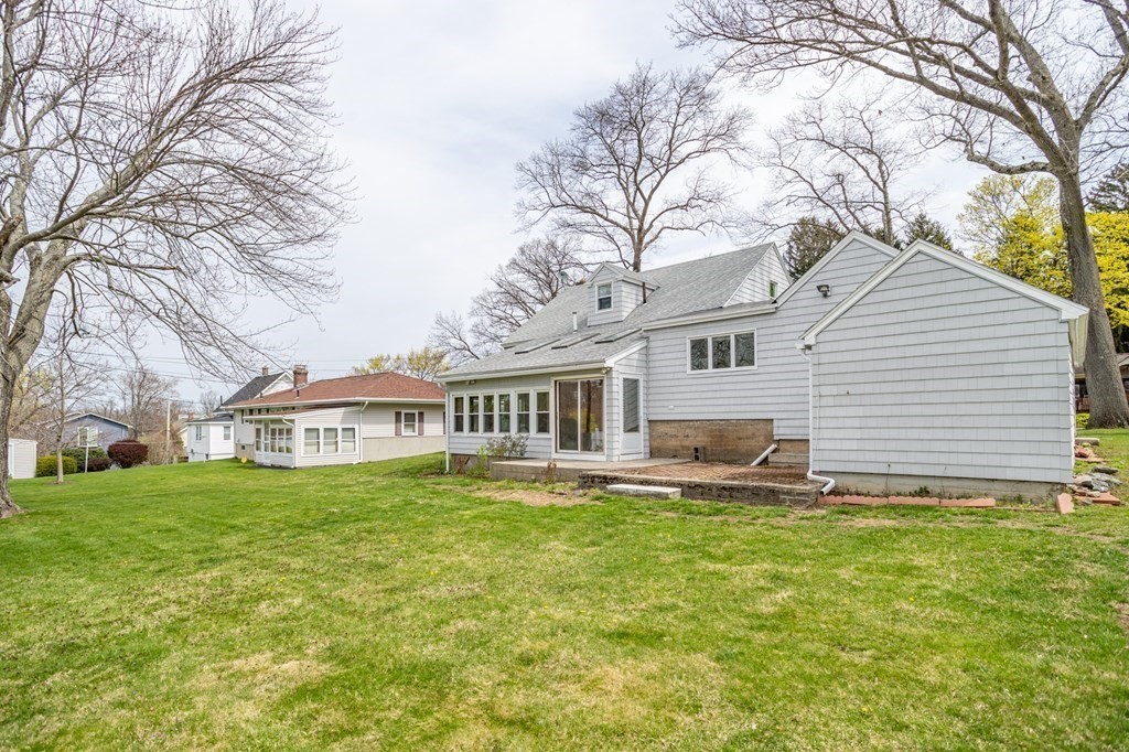 12 Middlesex Avenue Worcester, MA 01604 - Photo 34 of 36