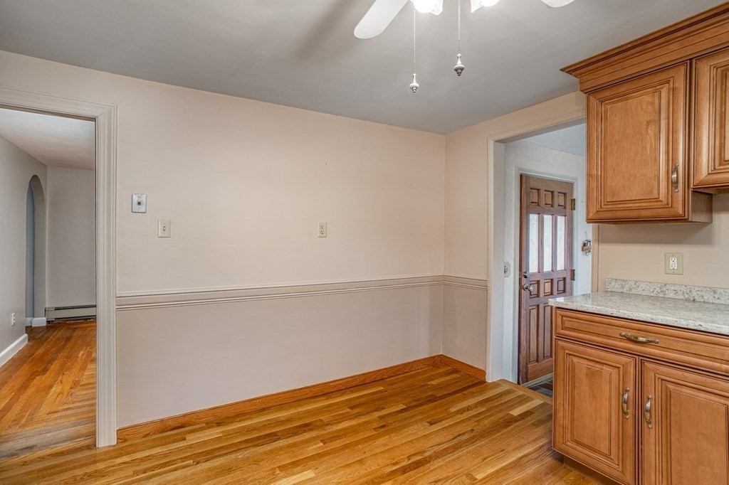 12 Middlesex Avenue Worcester, MA 01604 - Photo 5 of 36