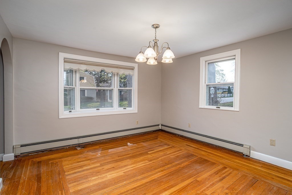 12 Middlesex Avenue Worcester, MA 01604 - Photo 7 of 36