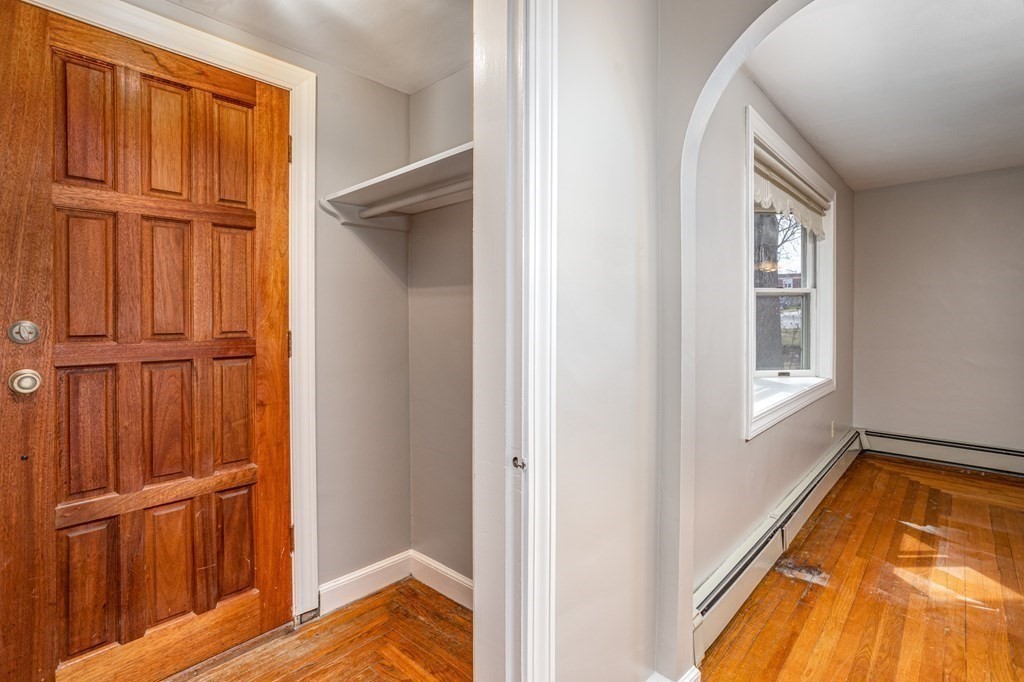 12 Middlesex Avenue Worcester, MA 01604 - Photo 8 of 36