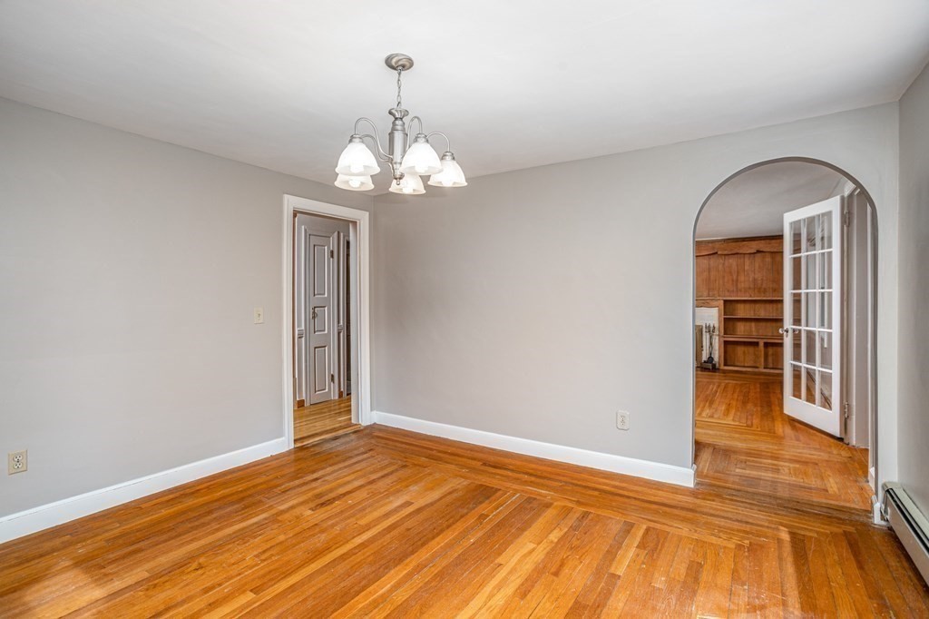 12 Middlesex Avenue Worcester, MA 01604 - Photo 9 of 36