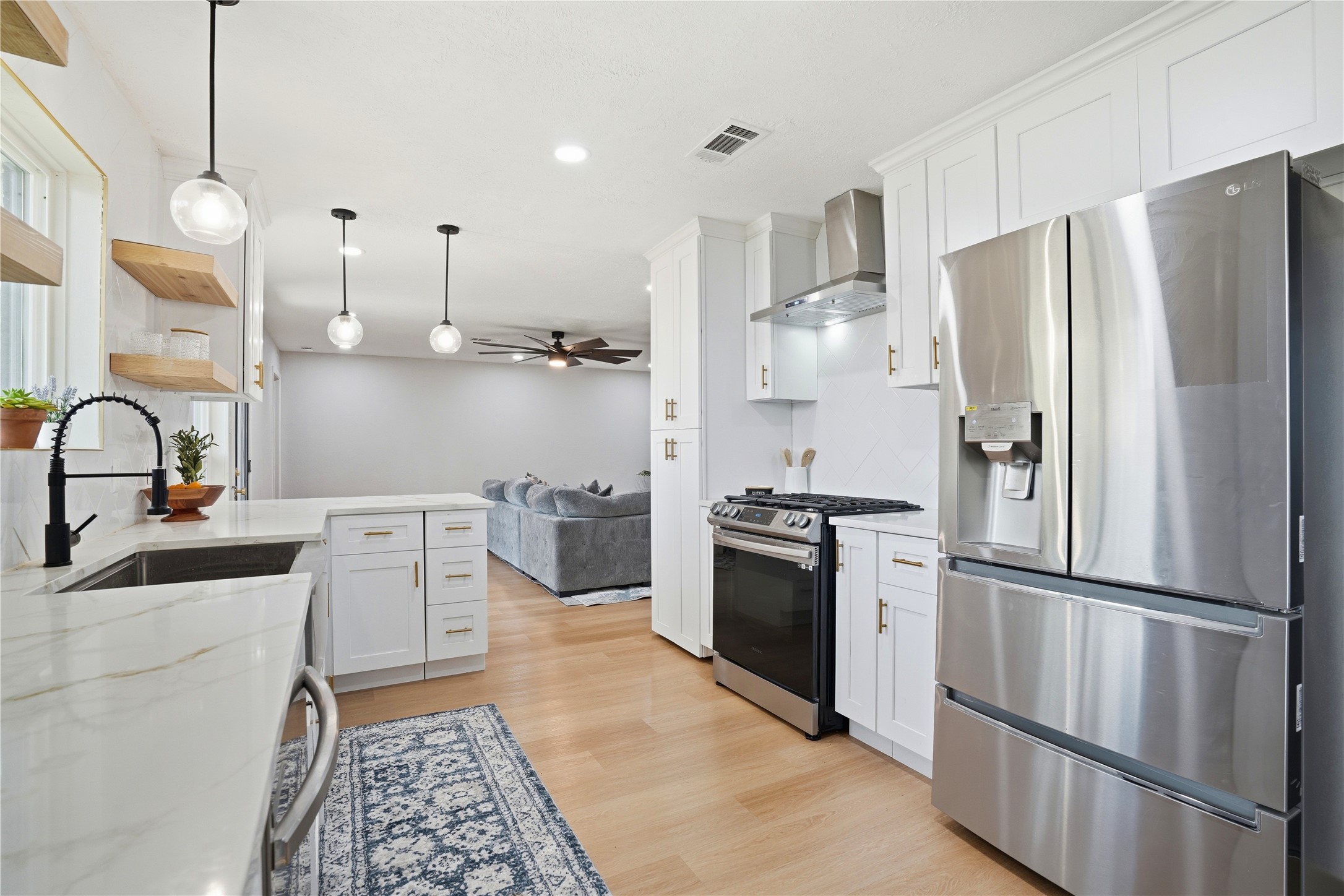 15614 Rill Lane Houston, TX 77062 - Photo 22 of 35 Chefs Kitchen