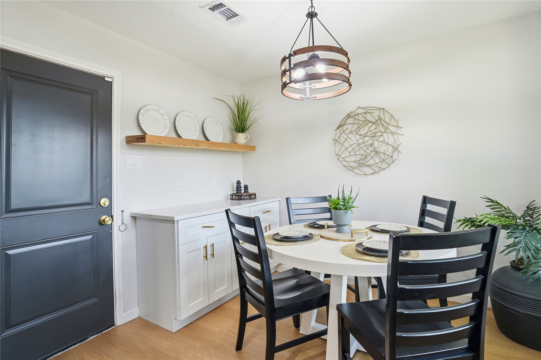 15614 Rill Lane Houston, TX 77062 - Photo 23 of 35 Dining Area