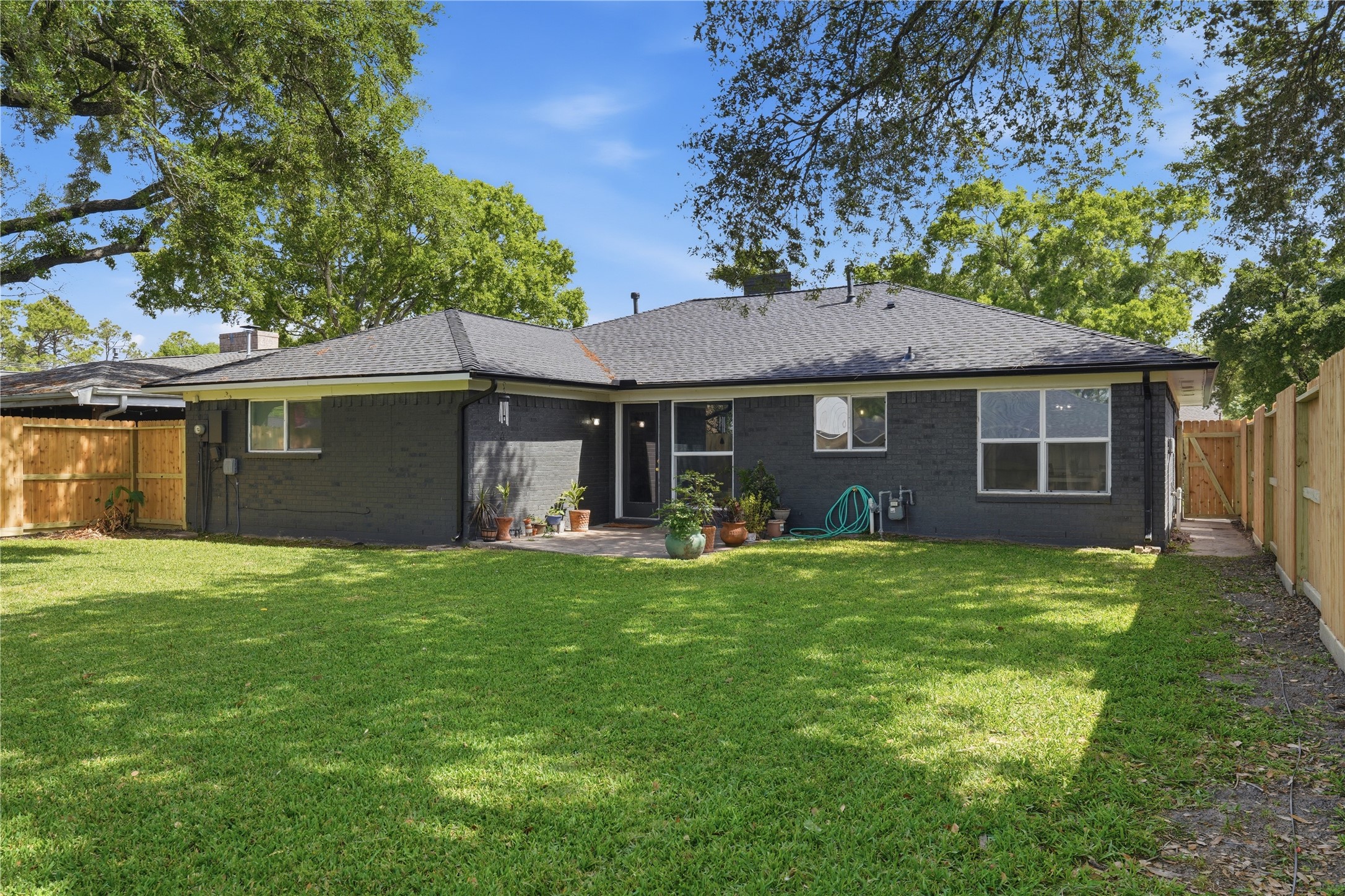15614 Rill Lane Houston, TX 77062 - Photo 4 of 35 Large Backyard