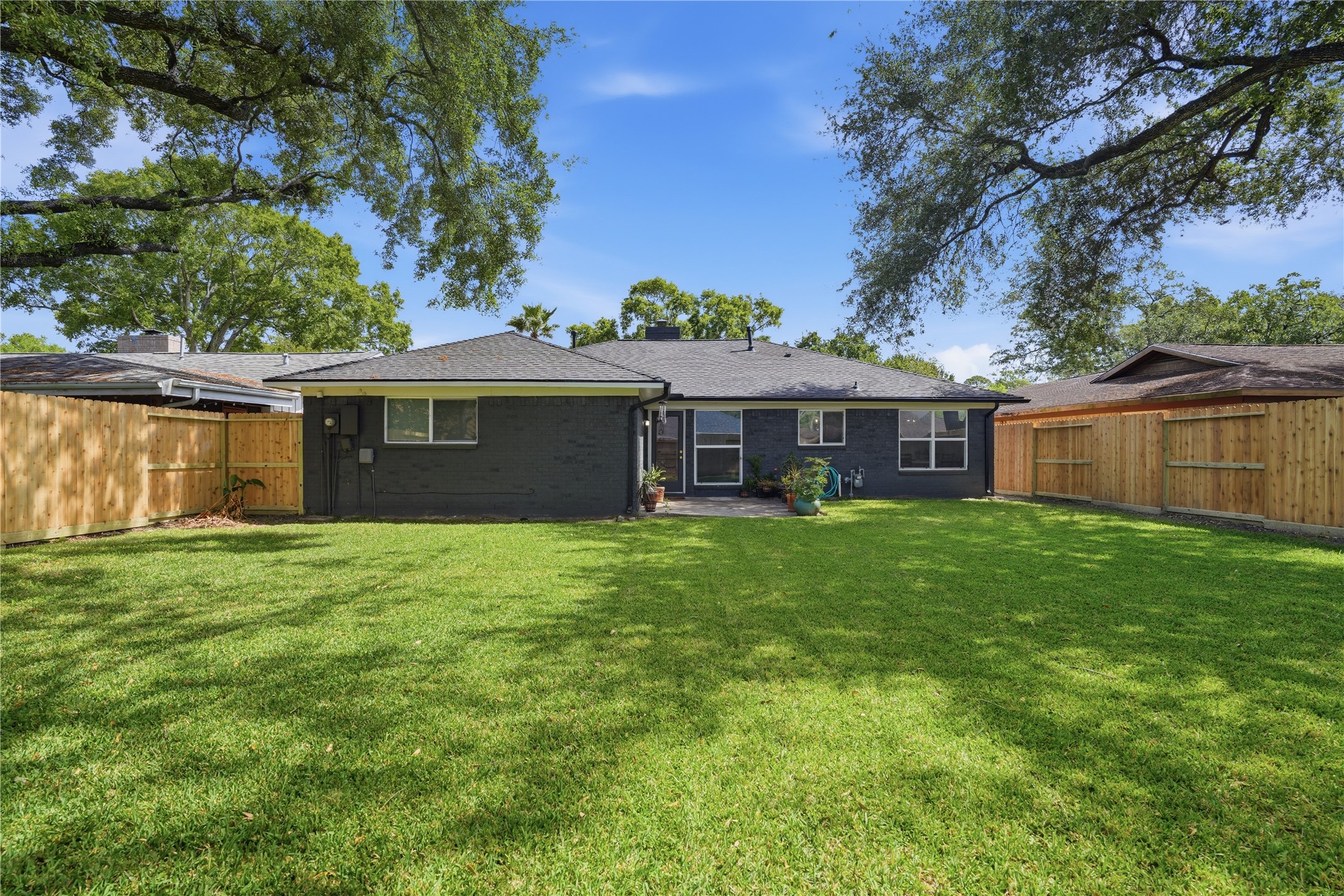 15614 Rill Lane Houston, TX 77062 - Photo 7 of 35 New fence completed April 2026