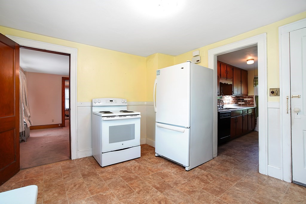 43 Spring Street Agawam, MA 01001 - Photo 6 of 21 Gallery Image 6