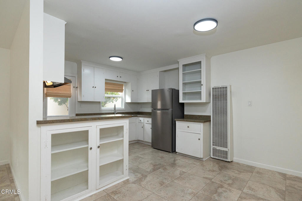 136 Oxnard Avenue Oxnard, CA 93035 - Photo 10 of 27