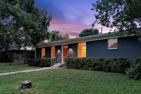 $425,000 | 4308 Airport Boulevard, Austin, TX 78722