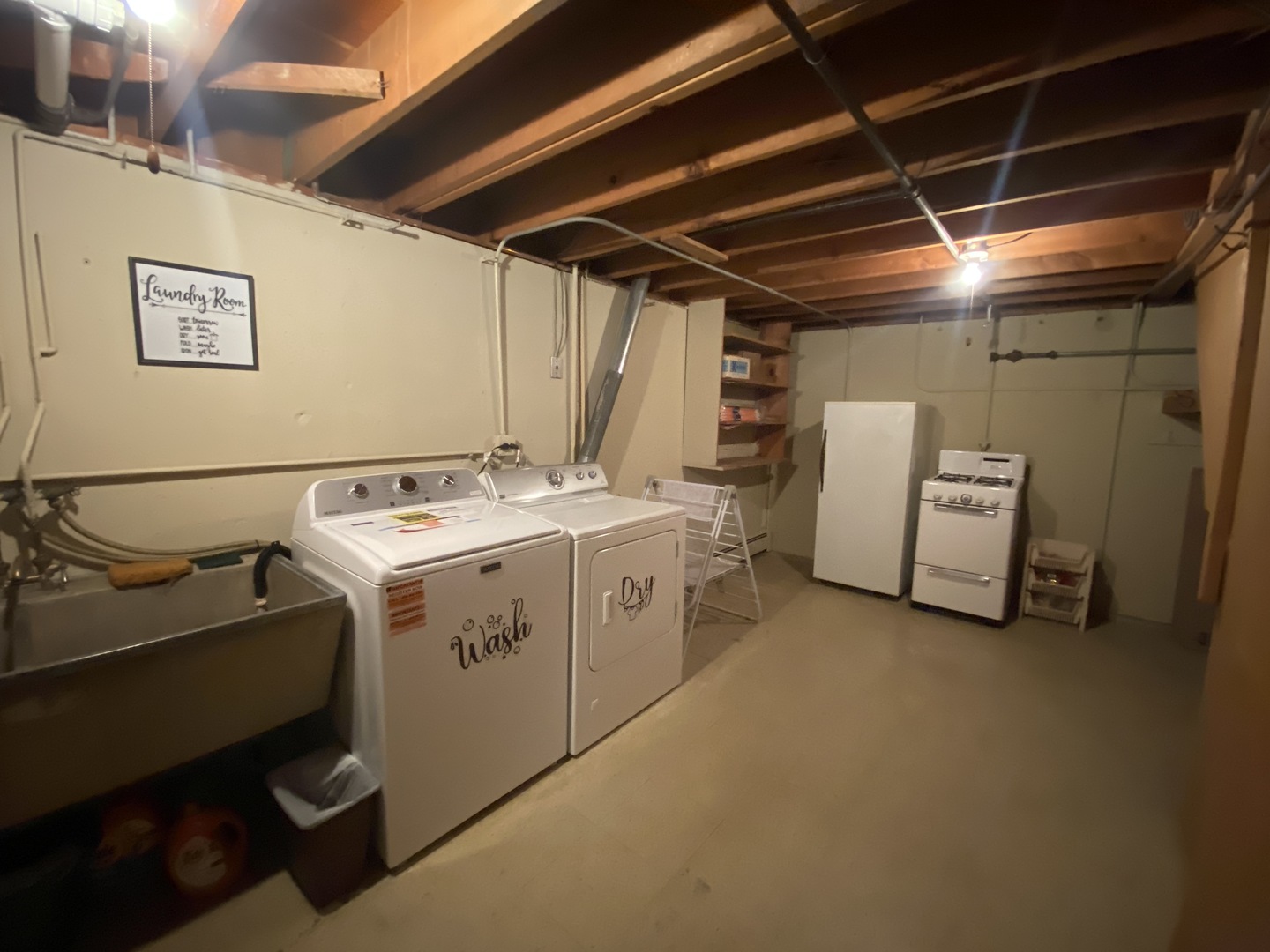 2050 Atwood Avenue Berkeley, IL 60163 - Photo 19 of 23 a utility room with dryer and washer