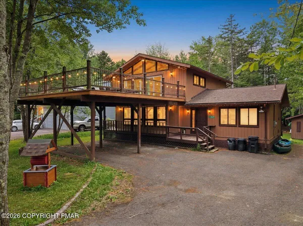 $474,000 | 353 Scotch Pine Drive, Pocono Summit, PA 18346