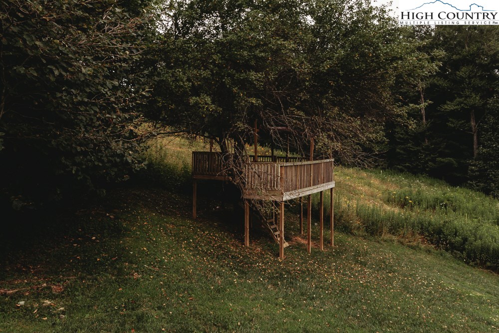 241 Ridgefield Road Boone, NC 28607 - Photo 29 of 35 Gallery Image 29