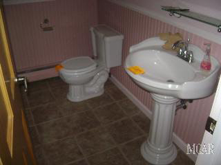 3186 West Sterns Road Lambertville, MI 48144 - Photo 3 of 8 945258-2.JPG