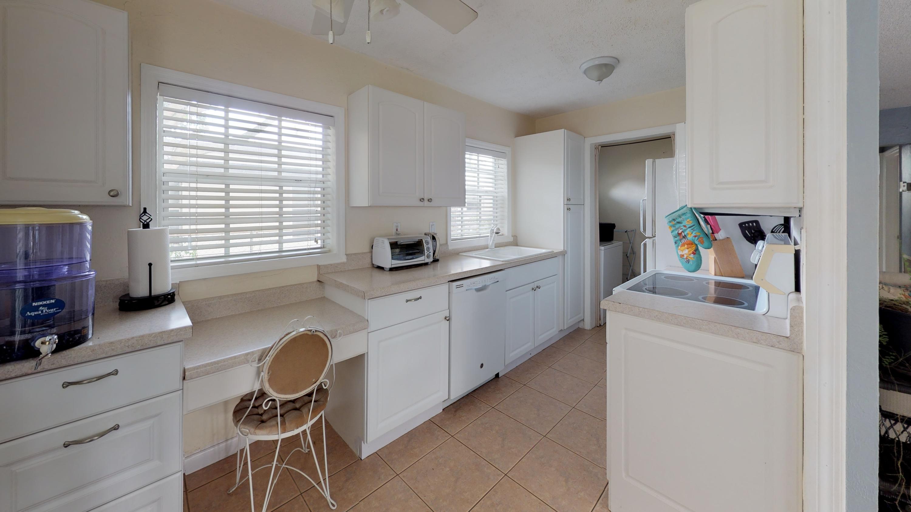 5885 Williamson Road Jupiter, FL 33458 - Photo 10 of 17 KITCHEN