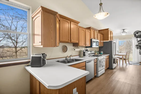 $239,900 | 3805 South Pointe Drive, Unit F, DeKalb, IL 60115