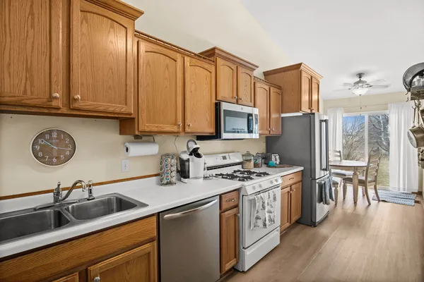 $239,900 | 3805 South Pointe Drive, Unit F, DeKalb, IL 60115