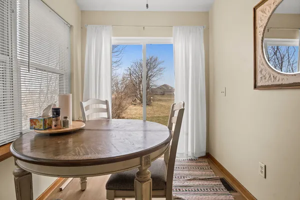 $239,900 | 3805 South Pointe Drive, Unit F, DeKalb, IL 60115