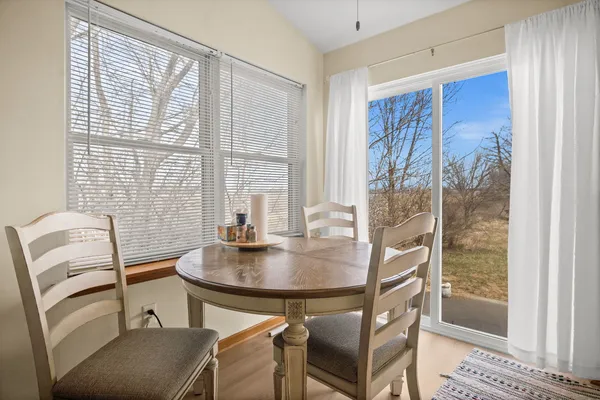 $239,900 | 3805 South Pointe Drive, Unit F, DeKalb, IL 60115