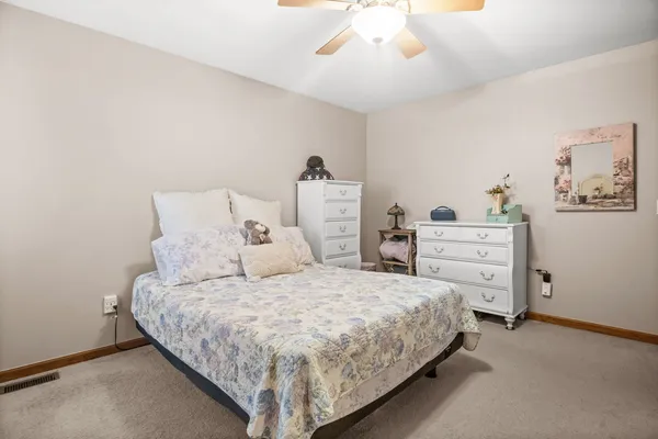 $239,900 | 3805 South Pointe Drive, Unit F, DeKalb, IL 60115