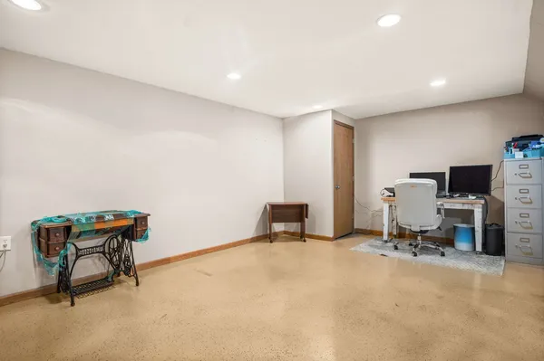 $239,900 | 3805 South Pointe Drive, Unit F, DeKalb, IL 60115