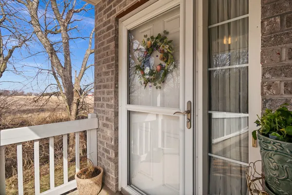 $239,900 | 3805 South Pointe Drive, Unit F, DeKalb, IL 60115