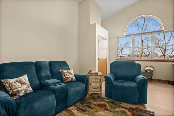 $239,900 | 3805 South Pointe Drive, Unit F, DeKalb, IL 60115