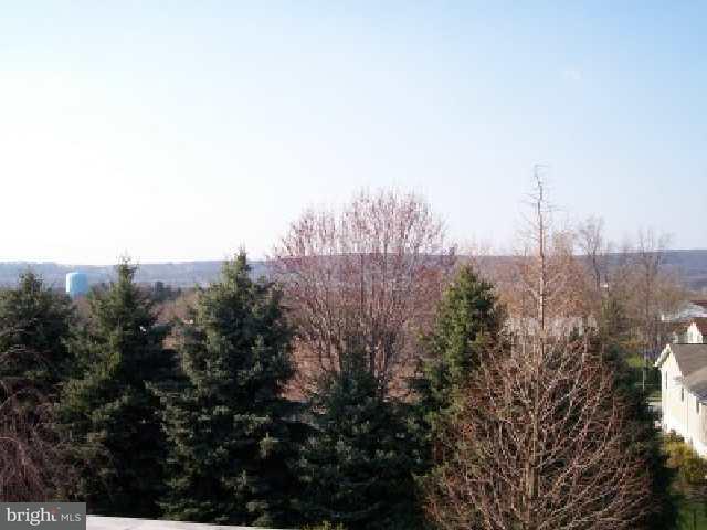 3595 Pebble Ridge Drive York, PA 17402 - Photo 2 of 9 Gallery Image 2