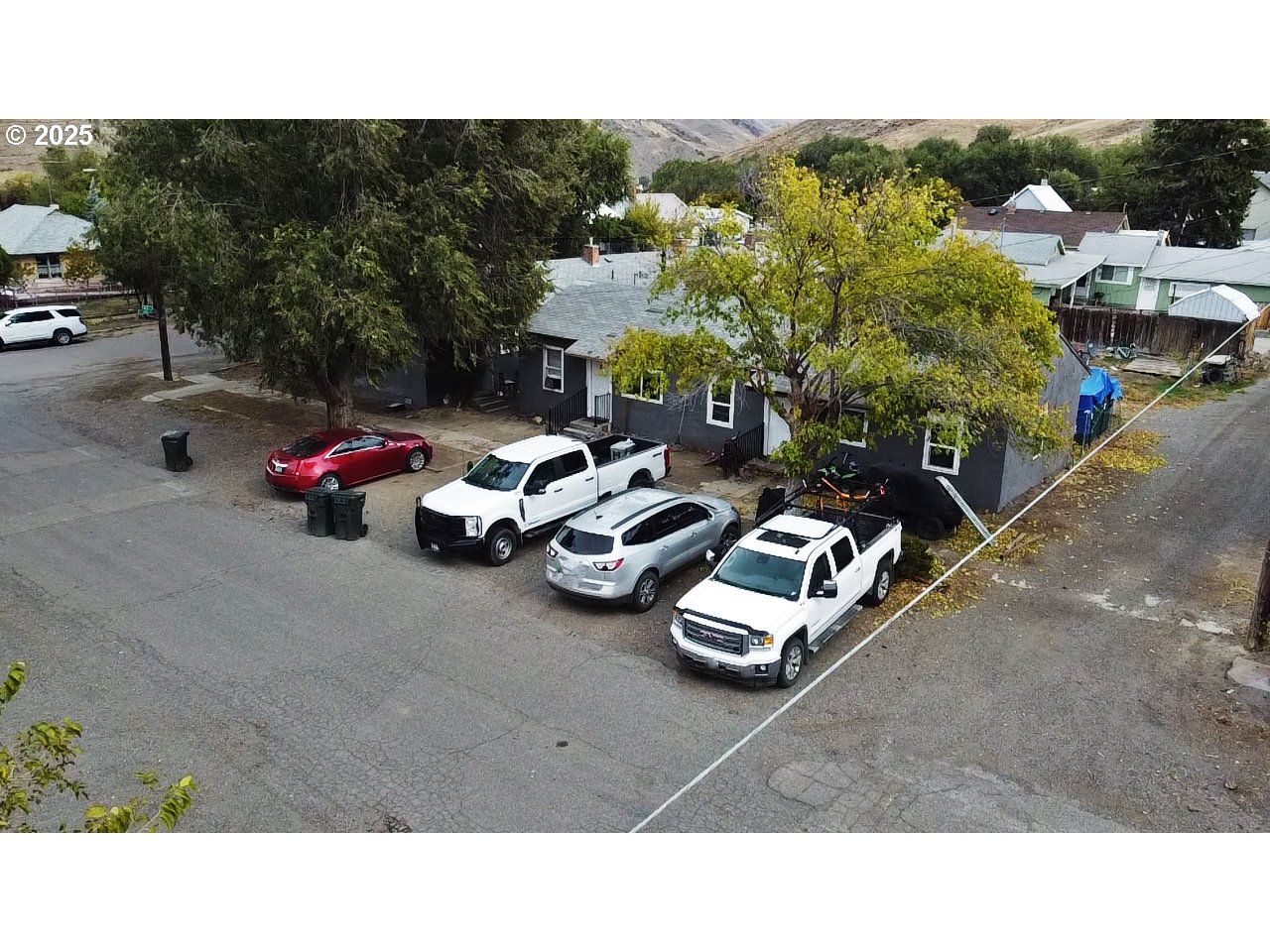 210 Jefferson Street West Huntington, OR 97907 - Photo 4 of 14 a picture of a city