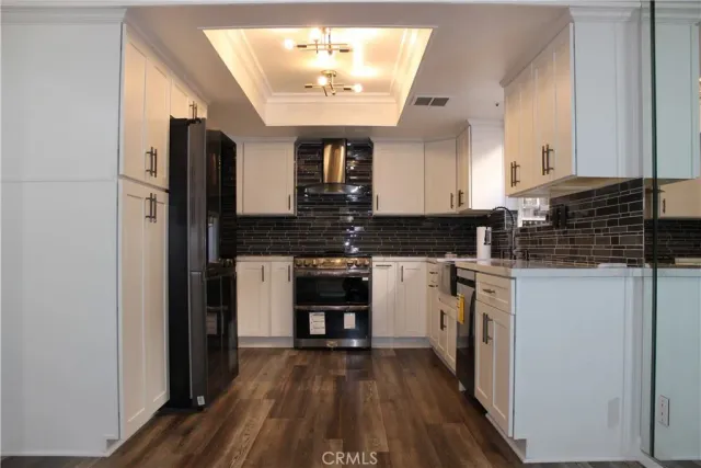 $4,200 | 9165 Noble Avenue, North Hills, CA 91343