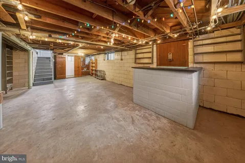 $950,000 | 1639 North Woodstock Street, Arlington, VA 22207