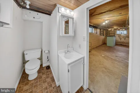 $950,000 | 1639 North Woodstock Street, Arlington, VA 22207