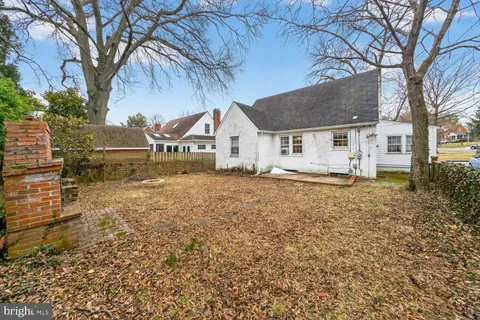 $950,000 | 1639 North Woodstock Street, Arlington, VA 22207