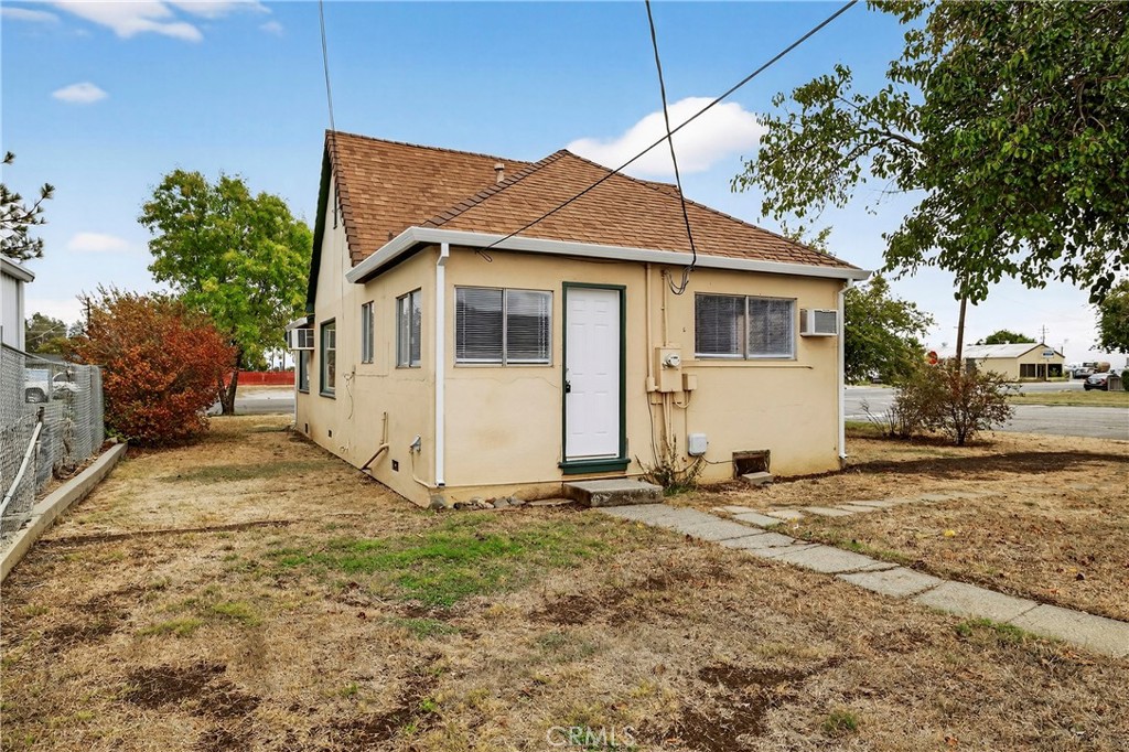 459 South Butte Street Willows, CA 95988 - Photo 25 of 44 a view of a house with a yard