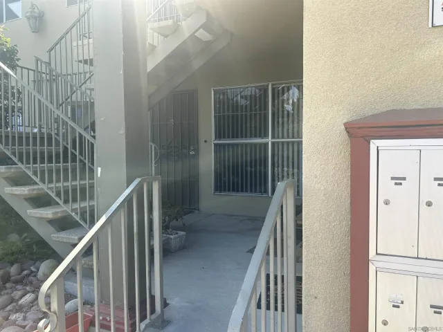 $1,995 | 4174 Monroe Avenue, Unit 7, San Diego, CA 92116
