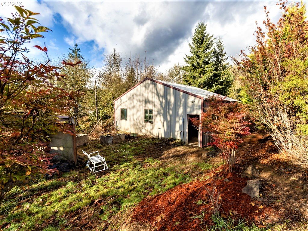 70464 Nick Thomas Road Rainier, OR 97048 - Photo 5 of 28 Front Yard