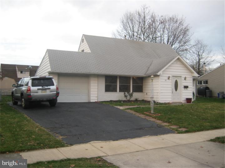 28 Mayflower Road Levittown, PA 19056 - Photo 1 of 10 Gallery Image 1